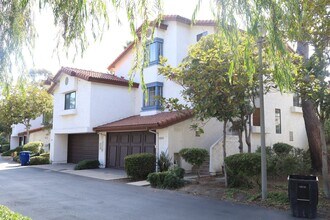 1556 Apache Dr in Chula Vista, CA - Building Photo - Building Photo