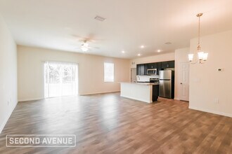 1493 Oregon Ln in North Port, FL - Foto de edificio - Building Photo