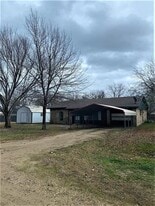 11991 Maple St in Terrell, TX - Building Photo