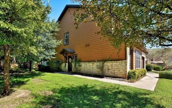 11101 Lost Maples Trail in Austin, TX - Foto de edificio - Building Photo