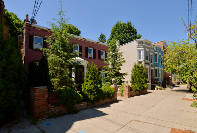 304 Washington Ave in Albany, NY - Foto de edificio - Building Photo