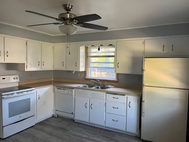 511 Keyes St, Unit Lower in Menasha, WI - Building Photo - Building Photo