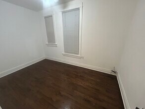 5653 W Montrose Ave, Unit Second floor in Chicago, IL - Building Photo - Building Photo