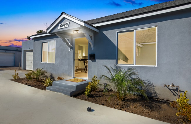property at 6429 1/2 S Victoria Ave