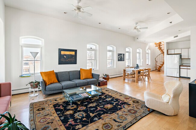5 Beacon St, Unit PH in Chelsea, MA - Building Photo - Building Photo