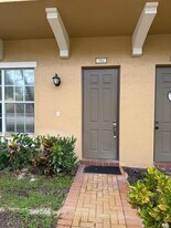 705 SW 147th Ave in Pembroke Pines, FL - Building Photo