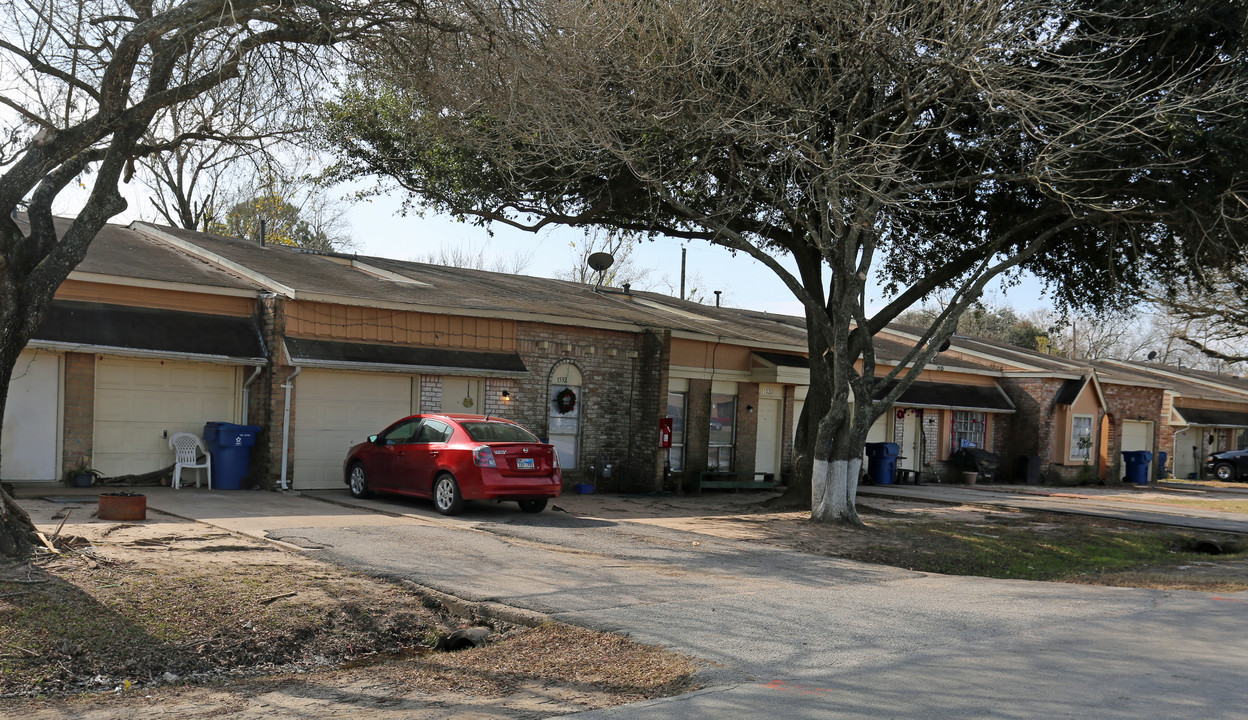 1502 Sandydale Ln in Houston, TX - Foto de edificio