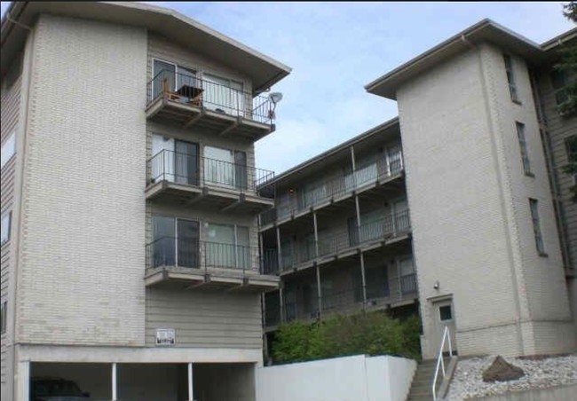 College Hill Apartments