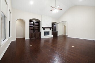 3205 High Ridge Ct in Mansfield, TX - Foto de edificio - Building Photo