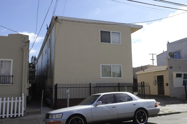 3768-3770 Brookdale Ave in Oakland, CA - Building Photo - Building Photo