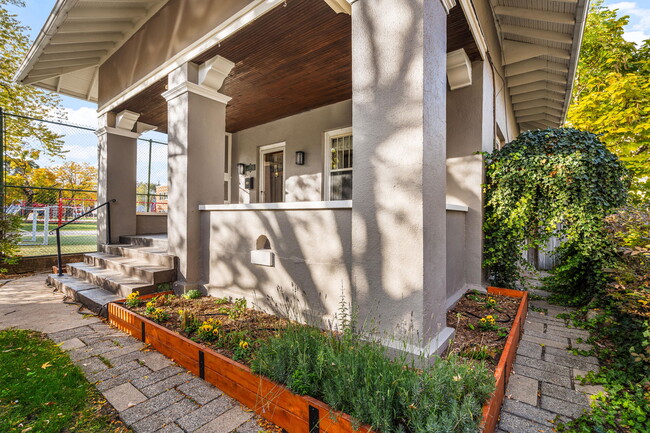 127 Trowbridge St NE in Grand Rapids, MI - Building Photo - Building Photo