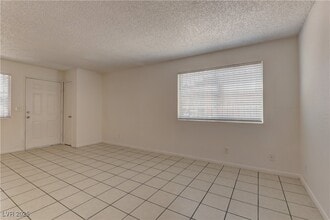 3639 Kolendo Ct in Las Vegas, NV - Building Photo - Building Photo