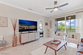 2740 Cypress Trace Cir in Naples, FL - Foto de edificio - Building Photo