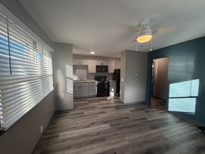 637 S 3rd St in Salina, KS - Foto de edificio - Building Photo