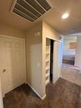 1422 E Mesa Ct in Visalia, CA - Building Photo - Building Photo