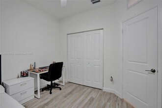 250 SW 159th Ct in Pembroke Pines, FL - Building Photo - Building Photo