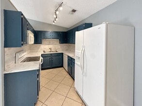 2317 N Thomas Dr in Hobbs, NM - Building Photo - Building Photo