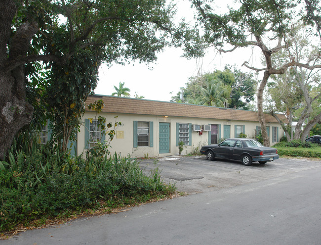 250 Harmon Ave in Fort Lauderdale, FL - Foto de edificio - Building Photo