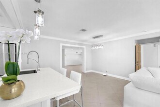 4301 SW 85th Ave in Miami, FL - Building Photo - Building Photo