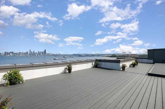 1709 Harbor Ave SW in Seattle, WA - Building Photo - Building Photo