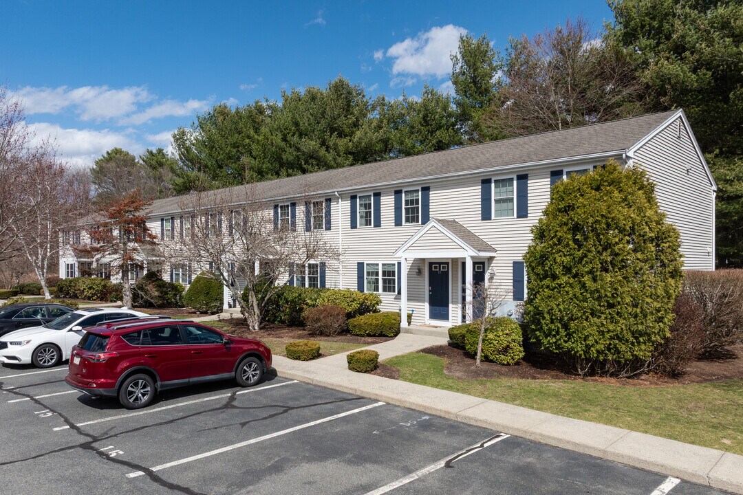 112-116 Cocasset St in Foxboro, MA - Building Photo