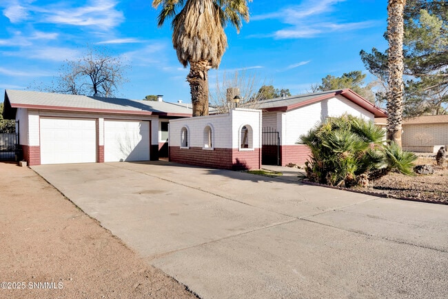 property at 1950 Camelot Dr