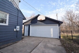 633 23rd St NE in Rochester, MN - Building Photo - Building Photo