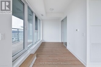 5 Quarrington Ln in Toronto, ON - Building Photo - Building Photo