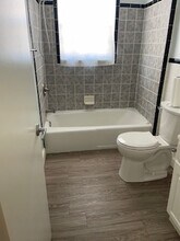 4501 Romlon St, Unit 203 in Beltsville, MD - Foto de edificio - Building Photo