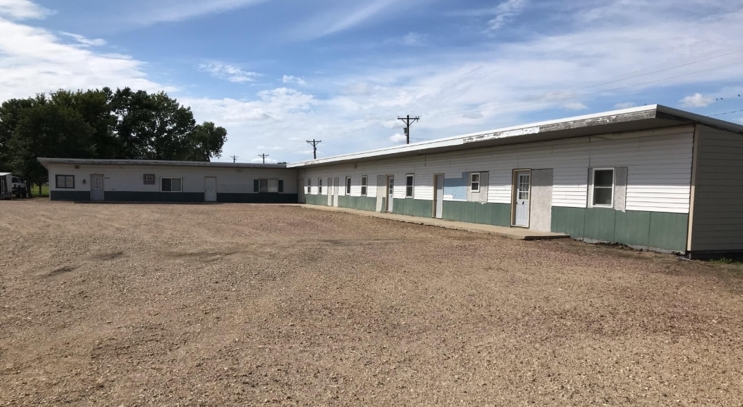 728 1st Ave E in Clark, SD - Building Photo