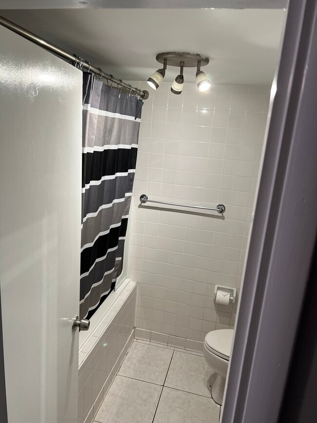 615 Hillcrest St, Unit AR in Orlando, FL - Building Photo - Building Photo
