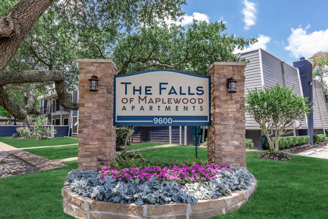 Falls of Maplewood Apartments in Houston, TX - Foto de edificio