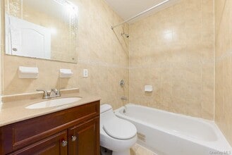 954 E 104th St in Brooklyn, NY - Building Photo - Building Photo