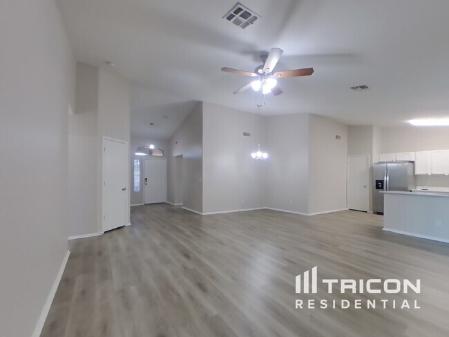 13261 W Paradise Ln in Surprise, AZ - Building Photo - Building Photo