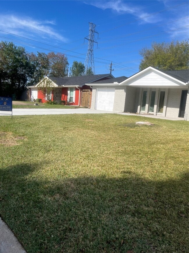 11118 Stroud Dr in Houston, TX - Building Photo - Building Photo