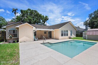 10334 Triple Crown Ave in Jacksonville, FL - Building Photo - Building Photo