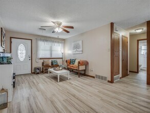 1220 Columbia Ct in Norman, OK - Building Photo - Building Photo