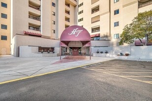 1111 Horizon Dr in Grand Junction, CO - Building Photo