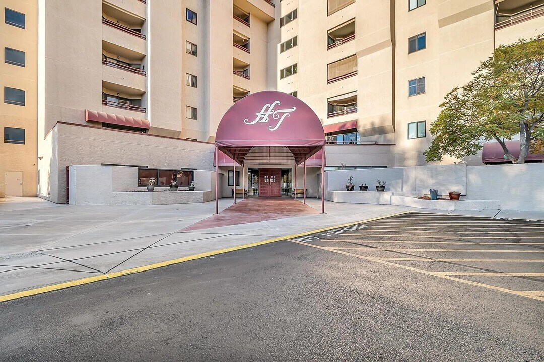 1111 Horizon Dr in Grand Junction, CO - Building Photo