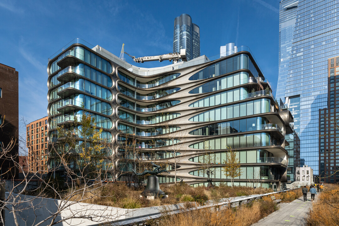 Zaha Hadid 520 West 28th in New York, NY - Building Photo