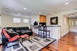 2504 23rd St, Unit #A UNFURNISHED in Santa Monica, CA - Foto de edificio - Building Photo