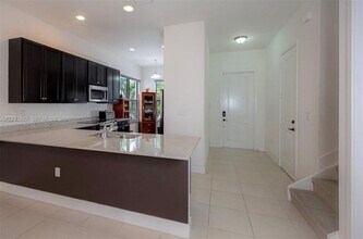 9776 W 34th Ave in Hialeah, FL - Building Photo - Building Photo