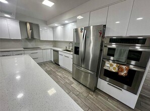 17901 NW 82nd Ave in Hialeah, FL - Building Photo - Building Photo