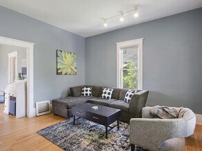 3935 Hubbard Ave N in Minneapolis, MN - Building Photo - Building Photo