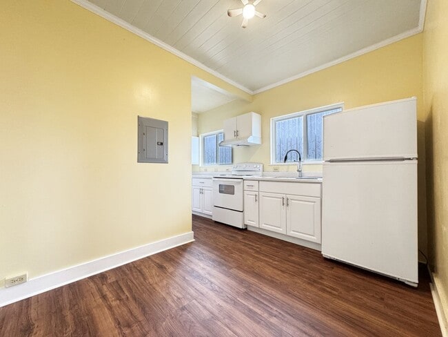 1659 Kino St in Honolulu, HI - Building Photo - Building Photo