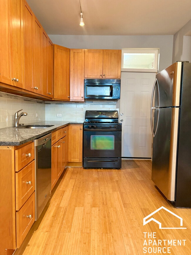 1844 W 18th St, Unit 1F in Chicago, IL - Foto de edificio - Building Photo