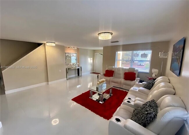 8568 SW 211th Terrace in Cutler Bay, FL - Building Photo - Building Photo