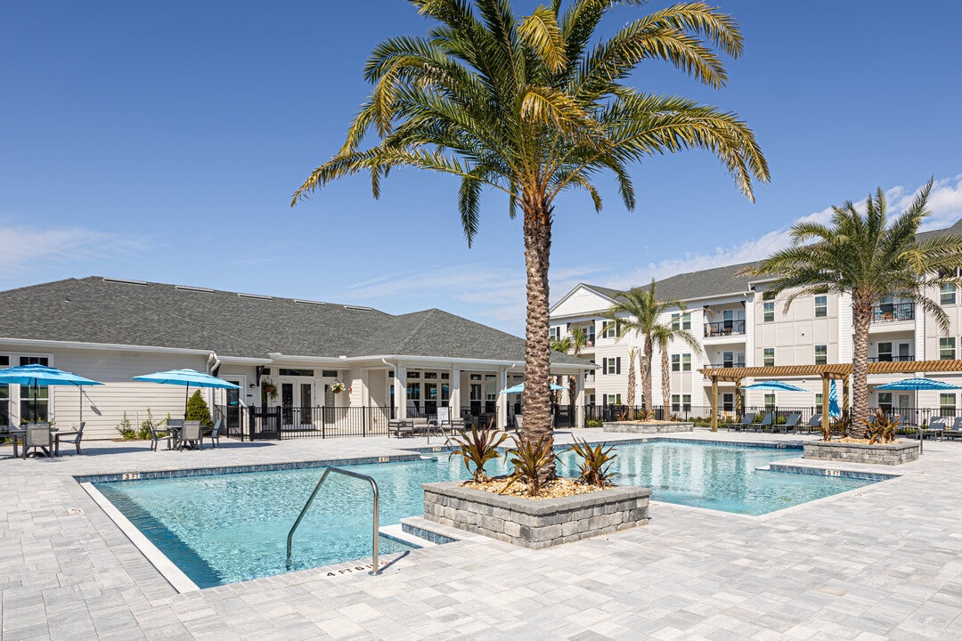 Azalea Bay Apartments in Gulf Breeze, FL - Foto de edificio