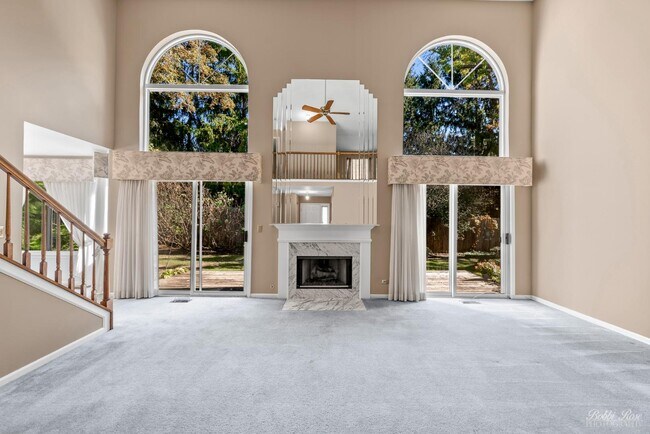 800 E Saratoga Cir in Island Lake, IL - Building Photo - Building Photo