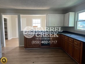 110 Sunset Ave in Lancaster, KY - Building Photo - Building Photo